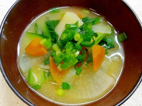 根菜と小松菜の味噌汁